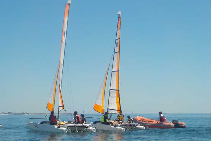 Séance de catamaran sous le soleil de Larmor Plage